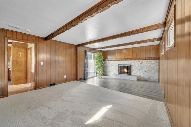 36 England Ave, Fitchburg, MA 01420