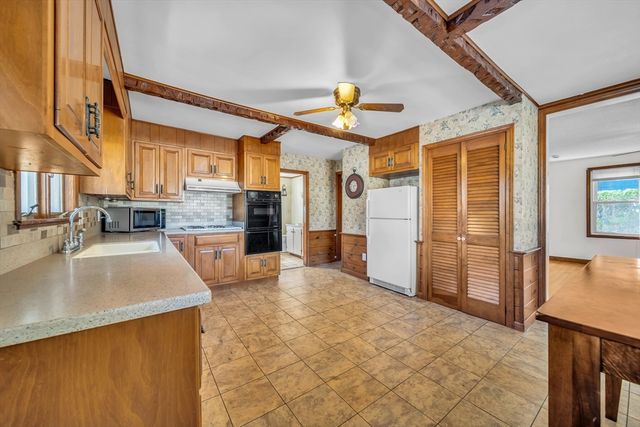 36 England Ave, Fitchburg, MA 01420