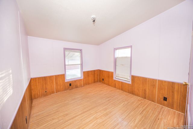 808 Uvalde St, Pleasanton, TX 78064