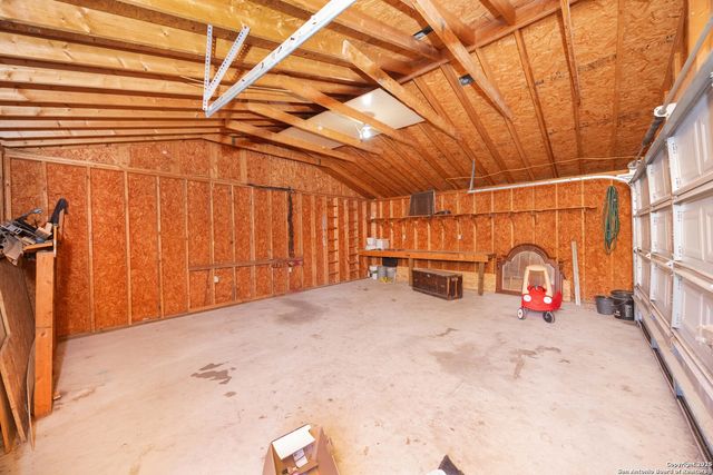 808 Uvalde St, Pleasanton, TX 78064