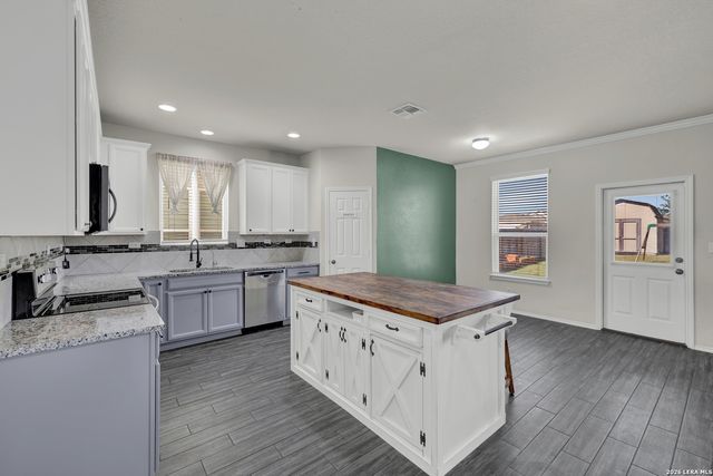 453 Nova Zembla, New Braunfels, TX 78130