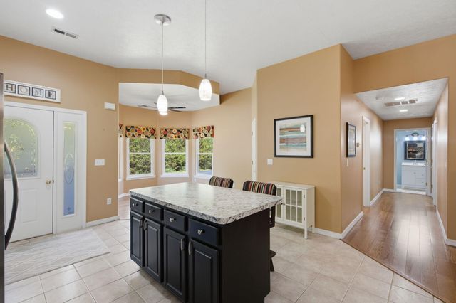 160 Starrville Lane, Reeds Spring, MO 65737