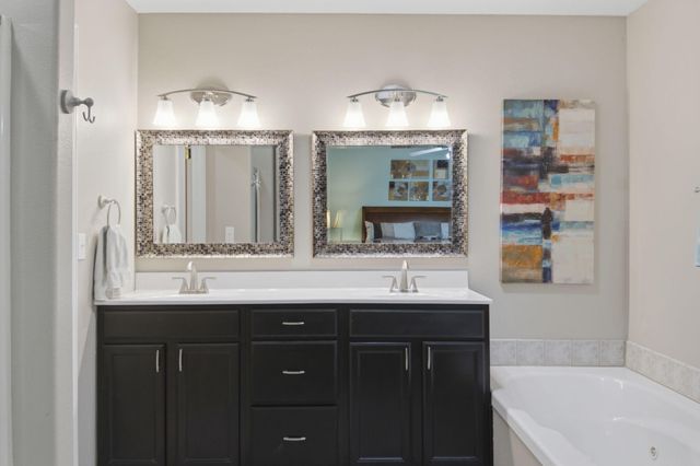 160 Starrville Lane, Reeds Spring, MO 65737