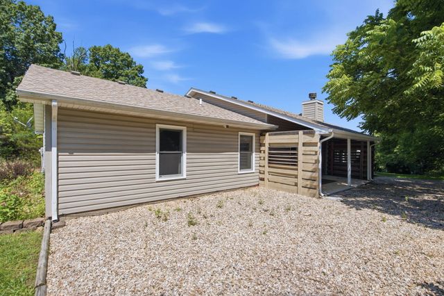 160 Starrville Lane, Reeds Spring, MO 65737