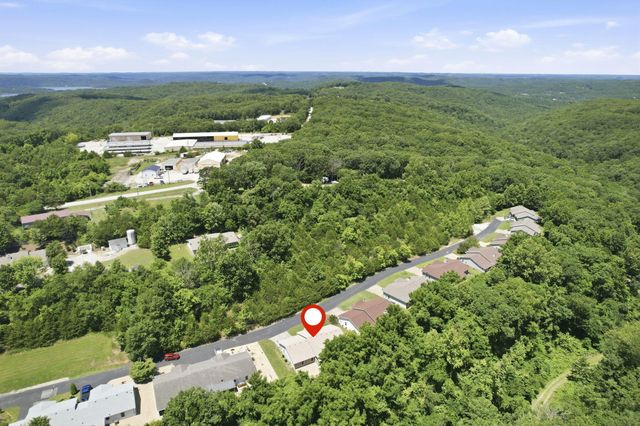160 Starrville Lane, Reeds Spring, MO 65737