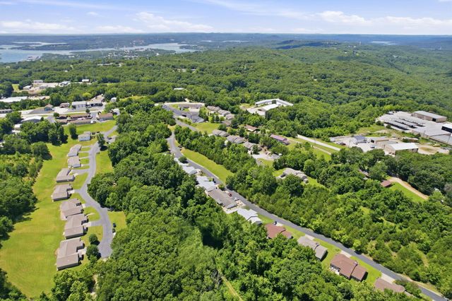 160 Starrville Lane, Reeds Spring, MO 65737