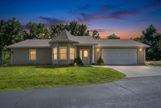 160 Starrville Lane, Reeds Spring, MO 65737