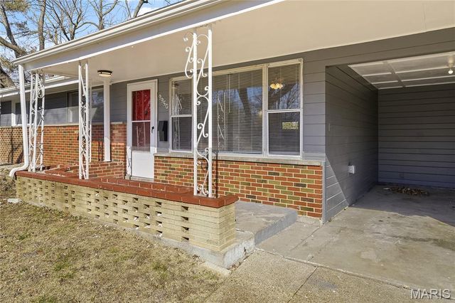 9950 Cambria Drive, Moline Acres, MO 63136