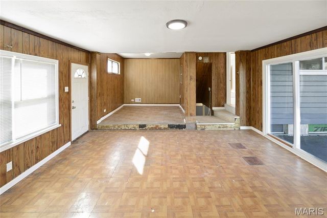 9950 Cambria Drive, Moline Acres, MO 63136