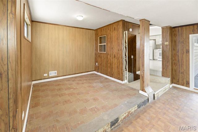 9950 Cambria Drive, Moline Acres, MO 63136