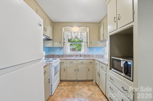 6239 Netherwood Drive, Charlotte, NC 28210
