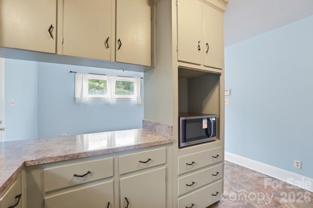 6239 Netherwood Drive, Charlotte, NC 28210