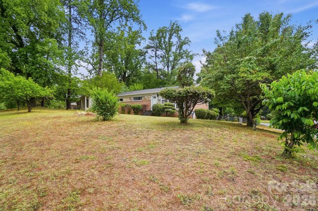 6239 Netherwood Drive, Charlotte, NC 28210