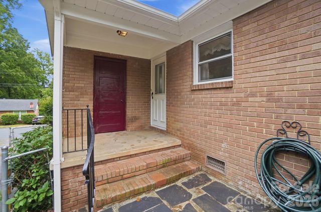 6239 Netherwood Drive, Charlotte, NC 28210