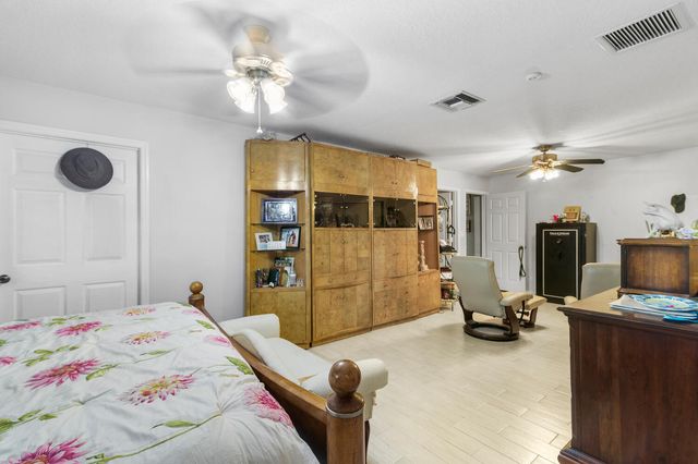 8862 Estate Drive, West Palm Beach, FL 33411