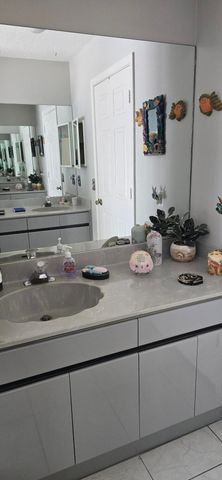 8862 Estate Drive, West Palm Beach, FL 33411