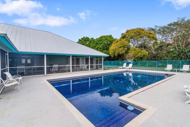 8862 Estate Drive, West Palm Beach, FL 33411