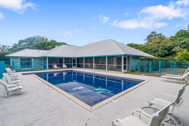 8862 Estate Drive, West Palm Beach, FL 33411