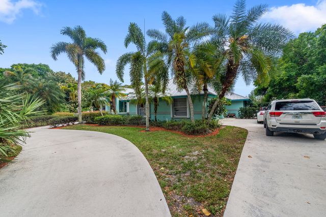 8862 Estate Drive, West Palm Beach, FL 33411