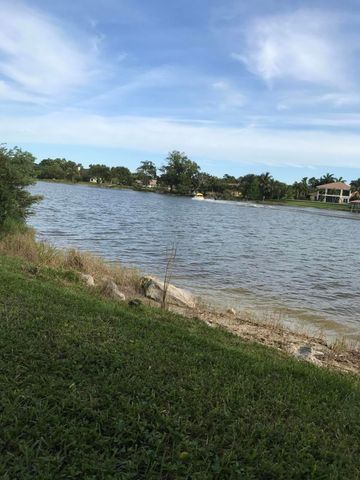 8862 Estate Drive, West Palm Beach, FL 33411