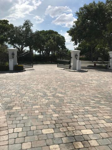 8862 Estate Drive, West Palm Beach, FL 33411