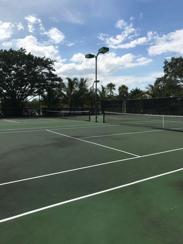 8862 Estate Drive, West Palm Beach, FL 33411