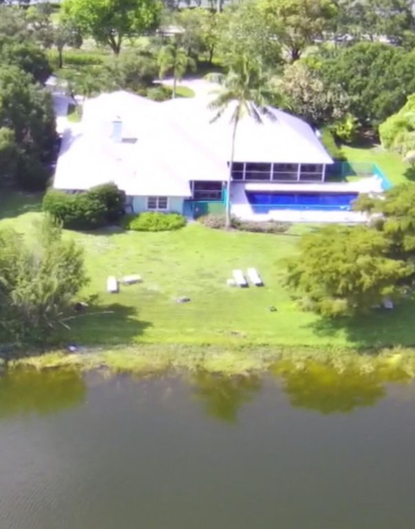 8862 Estate Drive, West Palm Beach, FL 33411