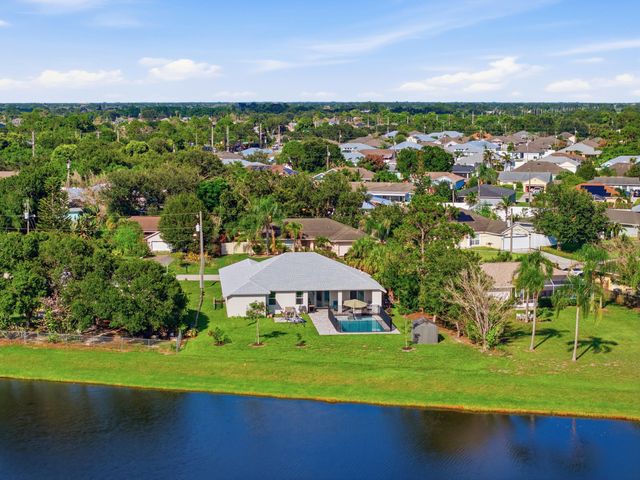 1174 SW Edinburgh Drive, Port St. Lucie, Port St Lucie, FL 34953