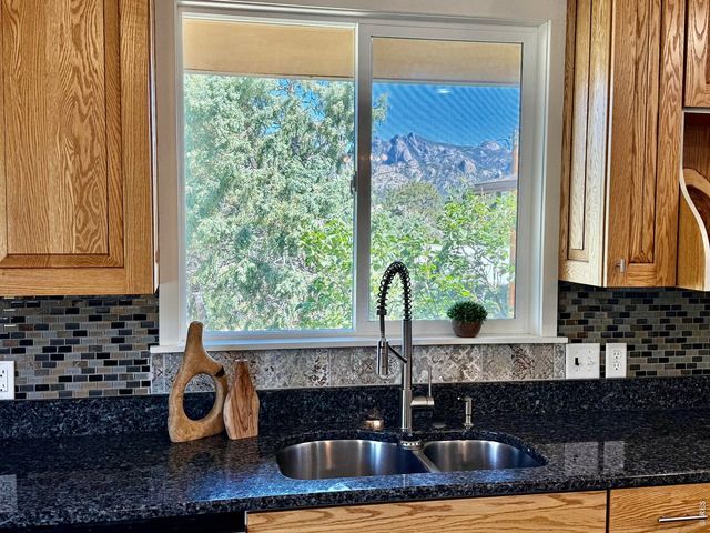 1352 Alpenglow Ln, Estes Park, CO 80517