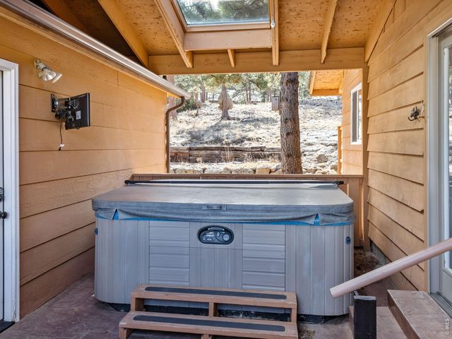 1352 Alpenglow Ln, Estes Park, CO 80517
