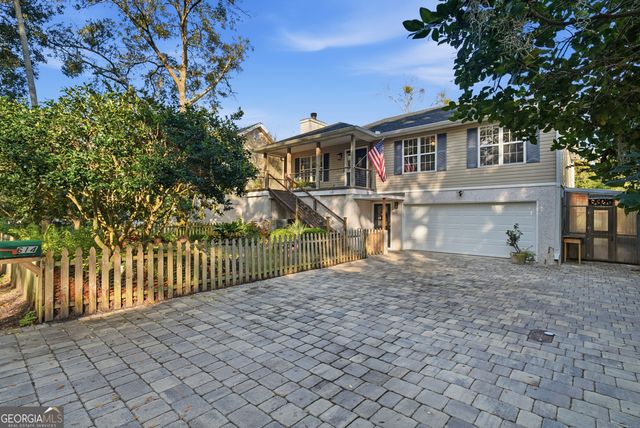 614 Palmetto Street, St. Simons, GA 31522