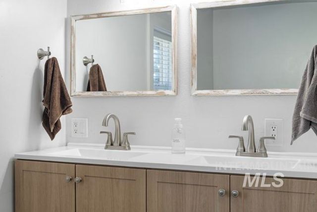 7236 Cherry Ln, Nampa, ID 83687