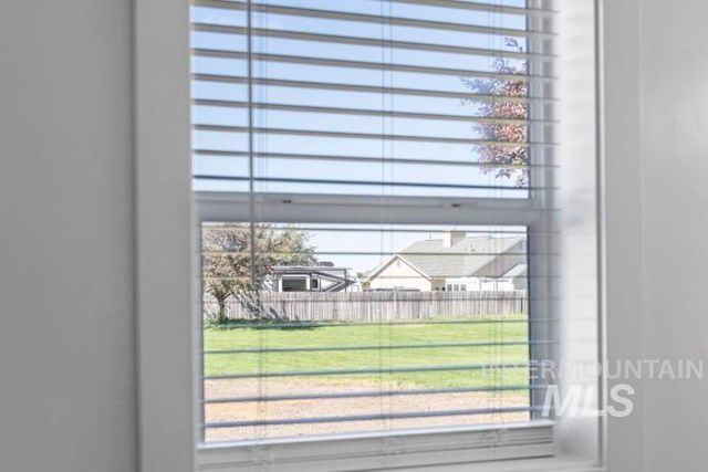 7236 Cherry Ln, Nampa, ID 83687