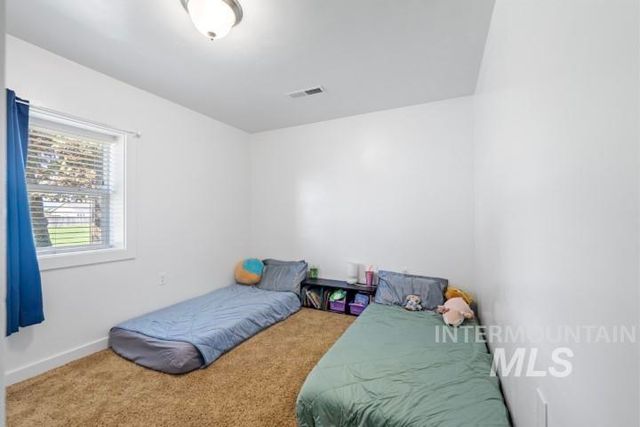 7236 Cherry Ln, Nampa, ID 83687