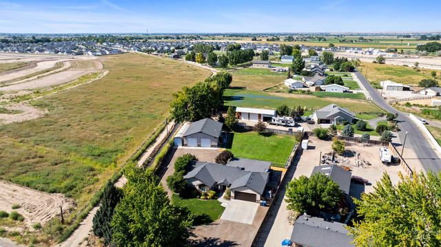 7236 Cherry Ln, Nampa, ID 83687