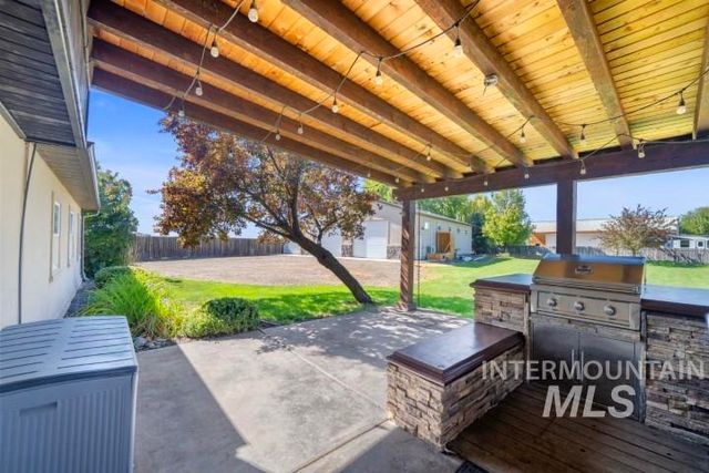 7236 Cherry Ln, Nampa, ID 83687