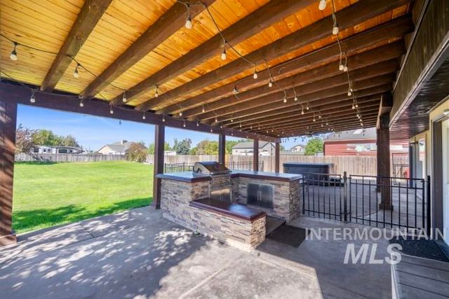 7236 Cherry Ln, Nampa, ID 83687