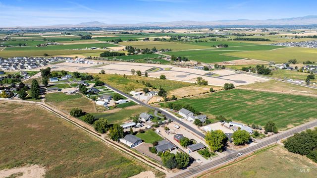 7236 Cherry Ln, Nampa, ID 83687