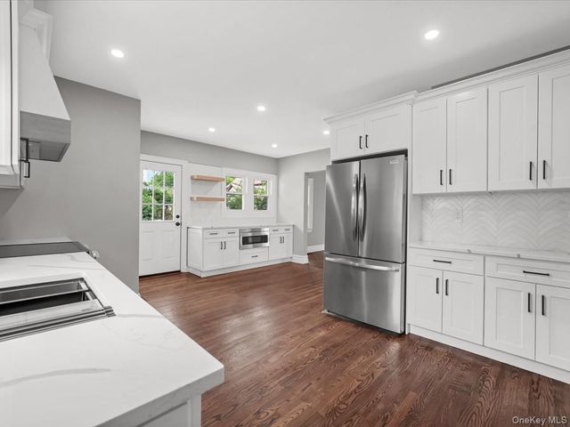 45 Edgewood Road, Rockville Centre, NY 11570
