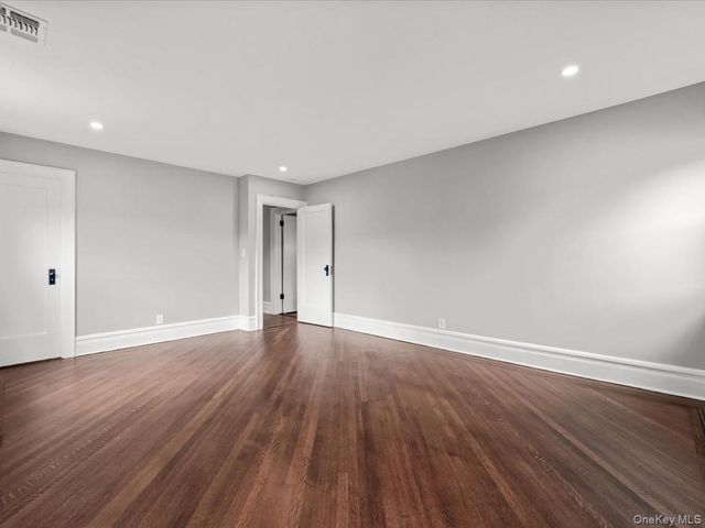 45 Edgewood Road, Rockville Centre, NY 11570