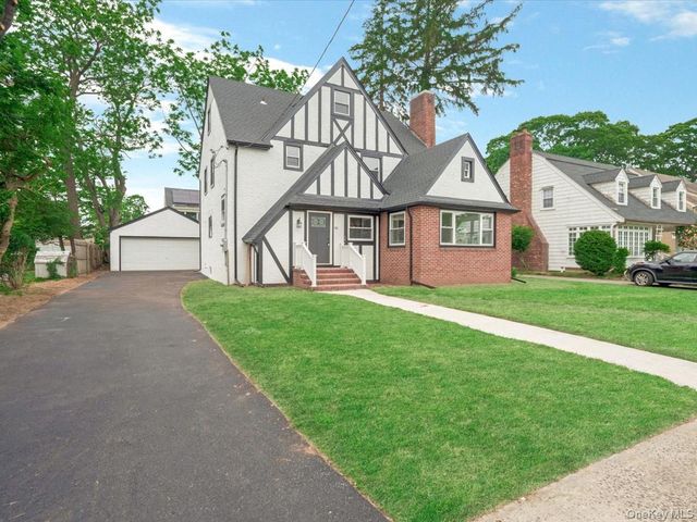 45 Edgewood Road, Rockville Centre, NY 11570