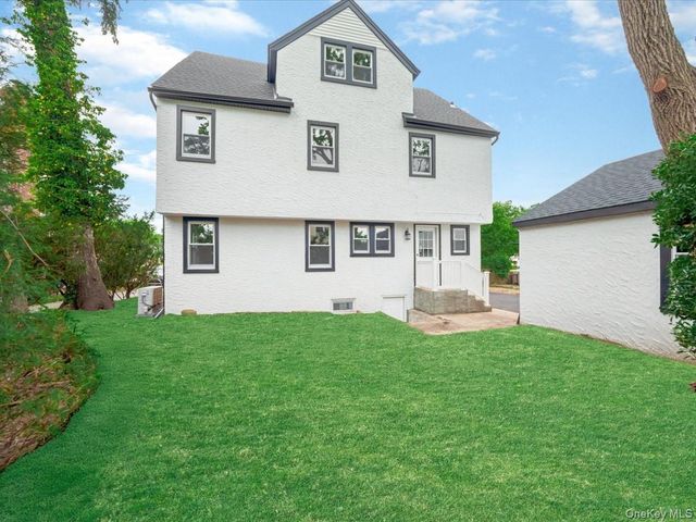 45 Edgewood Road, Rockville Centre, NY 11570