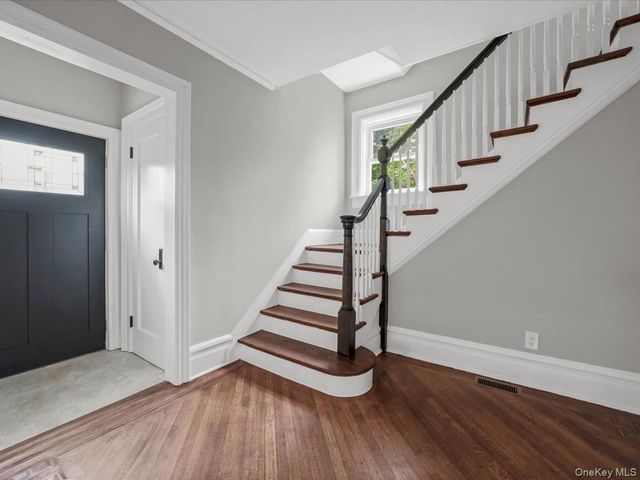 45 Edgewood Road, Rockville Centre, NY 11570