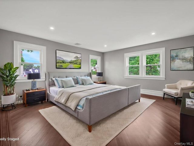45 Edgewood Road, Rockville Centre, NY 11570