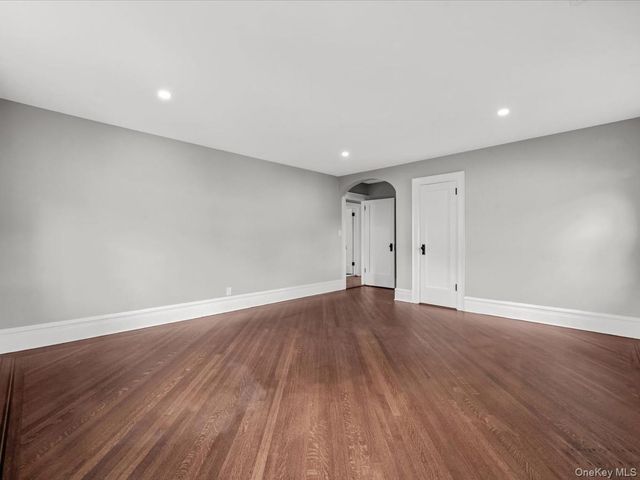45 Edgewood Road, Rockville Centre, NY 11570