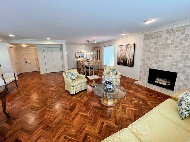3439 VOLLMER Road 108, Flossmoor, IL 60422