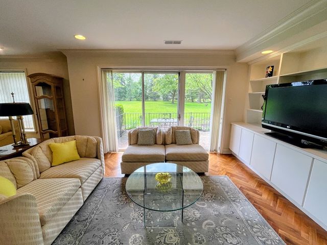 3439 VOLLMER Road 108, Flossmoor, IL 60422