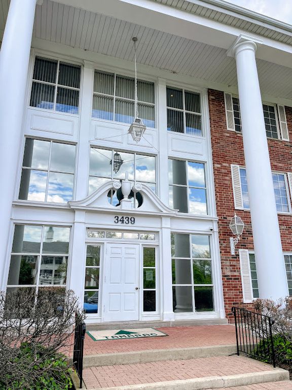 3439 VOLLMER Road 108, Flossmoor, IL 60422
