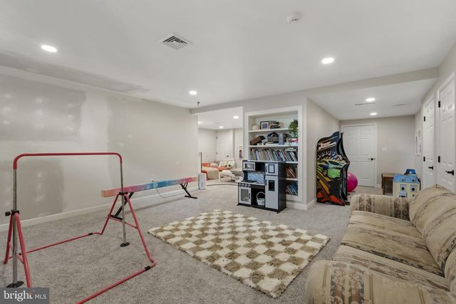 837 BALLSTOWN RD, Lititz, PA 17543