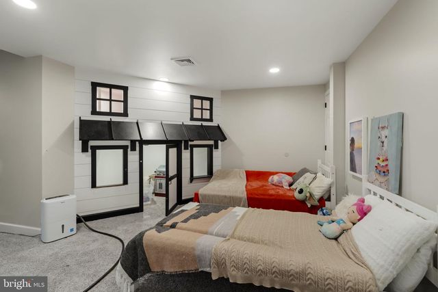837 BALLSTOWN RD, Lititz, PA 17543